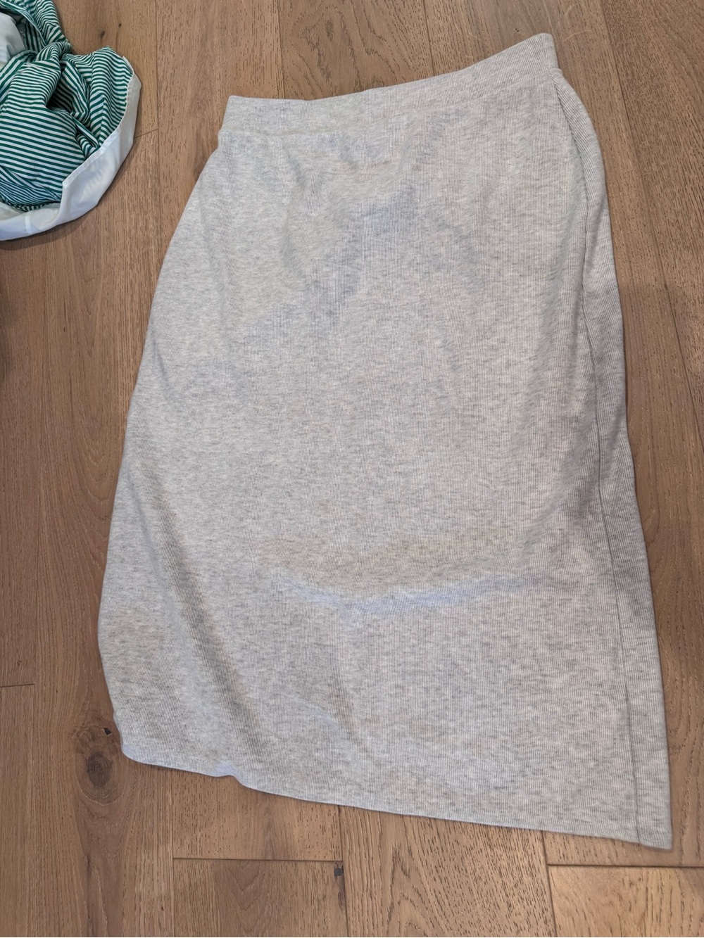 Old Navy Light Gray Knit Pencil Skirt